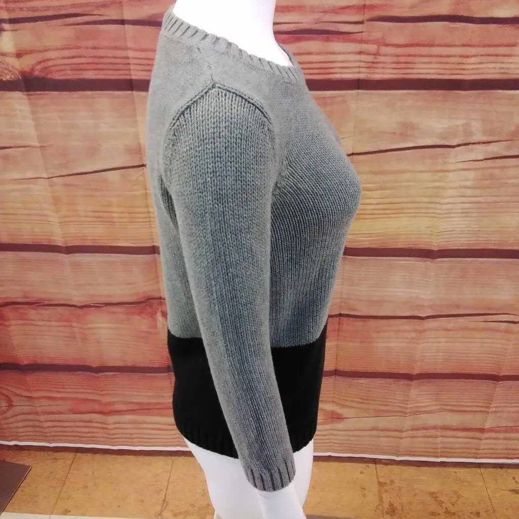 LOFT GRAY BLACK SWEATER SIZE SMALL TCC