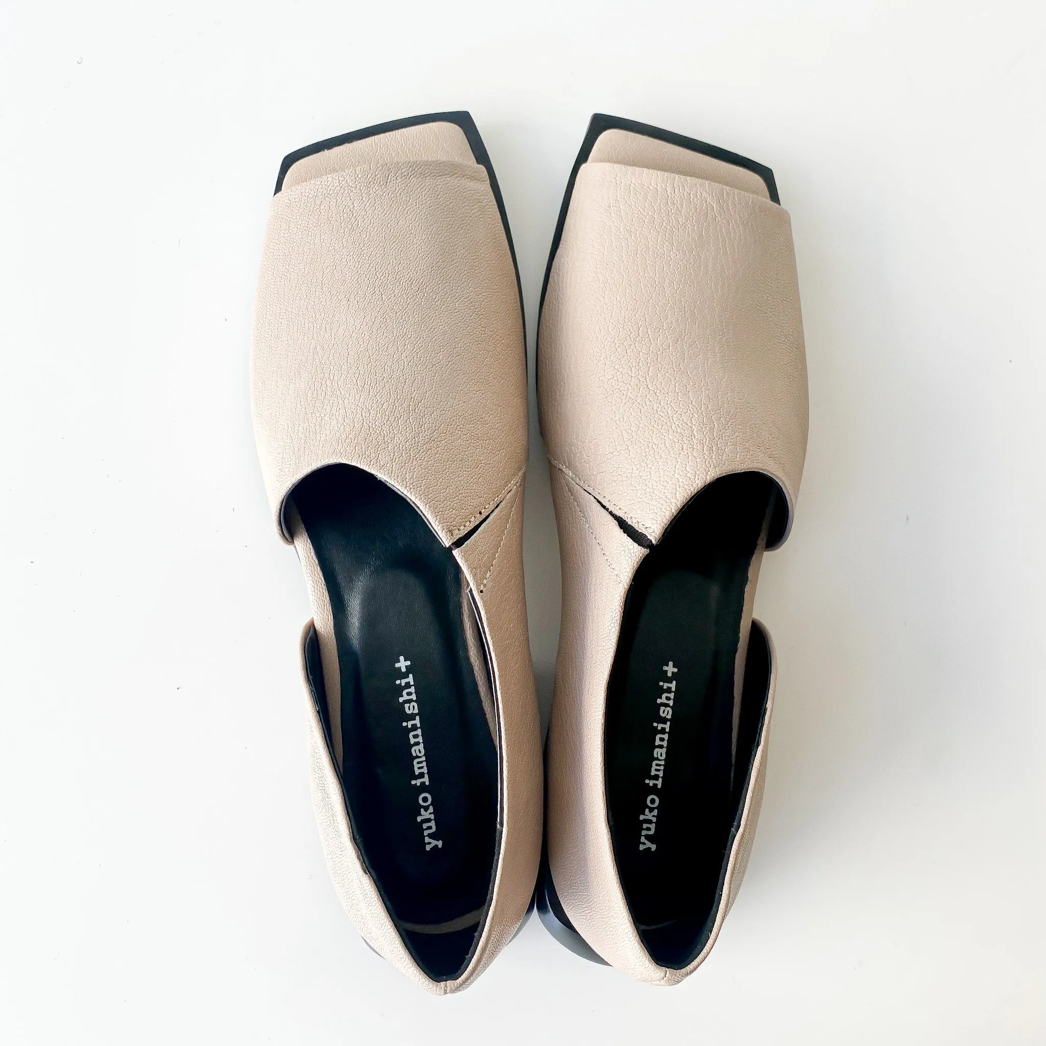 SS23 722043 | Yuki - Flat Sandals | Yuko Imanishi 