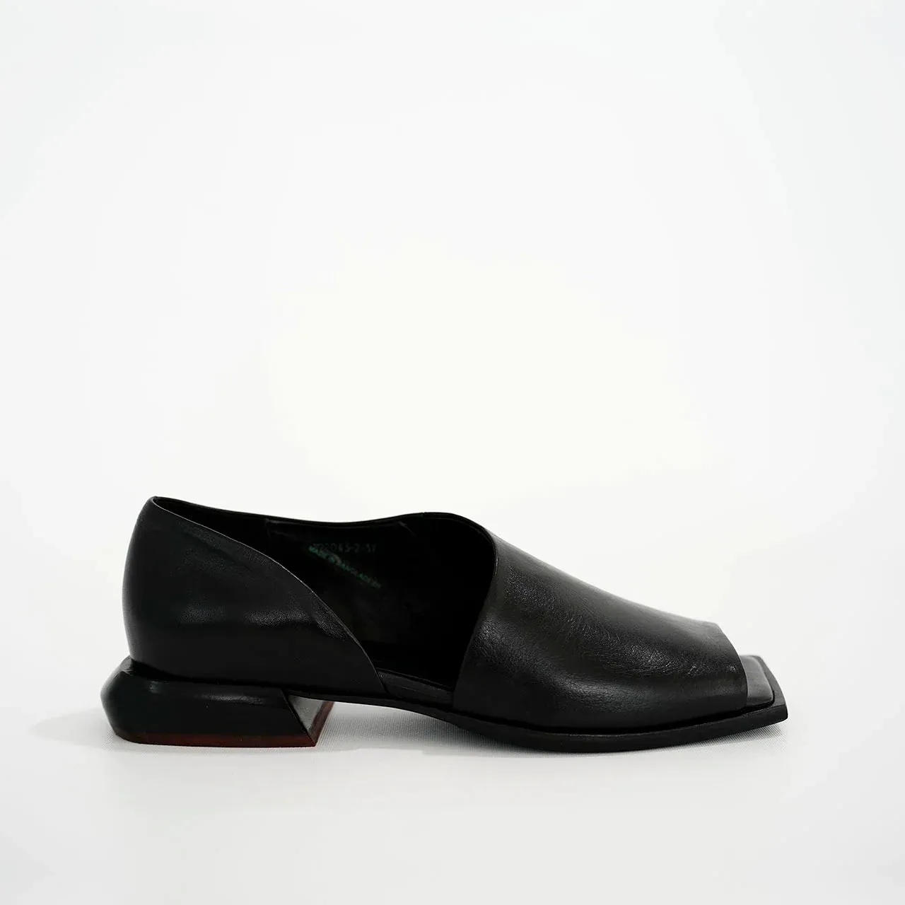 SS23 722043 | Yuki - Flat Sandals | Yuko Imanishi 