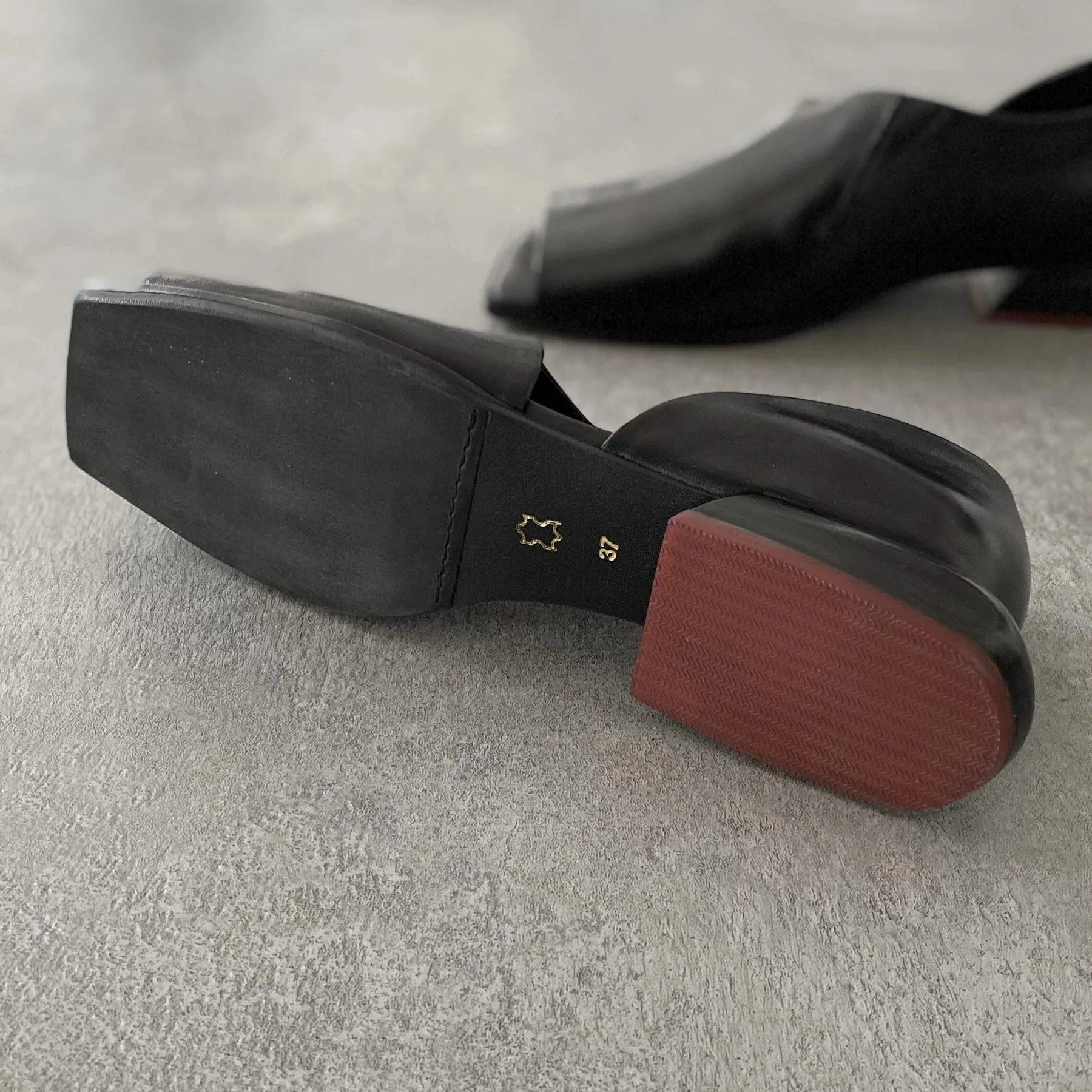 SS23 722043 | Yuki - Flat Sandals | Yuko Imanishi 