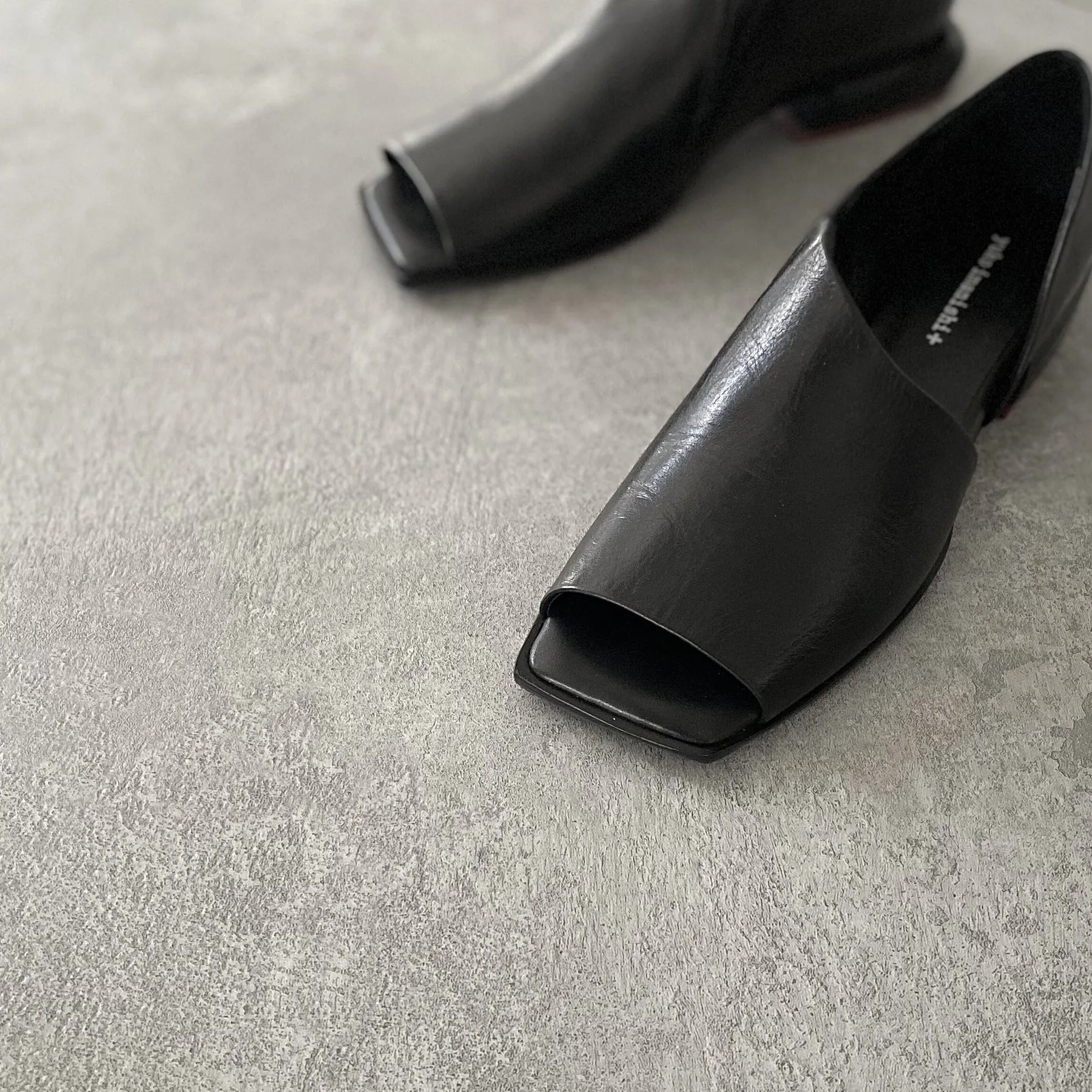 SS23 722043 | Yuki - Flat Sandals | Yuko Imanishi 